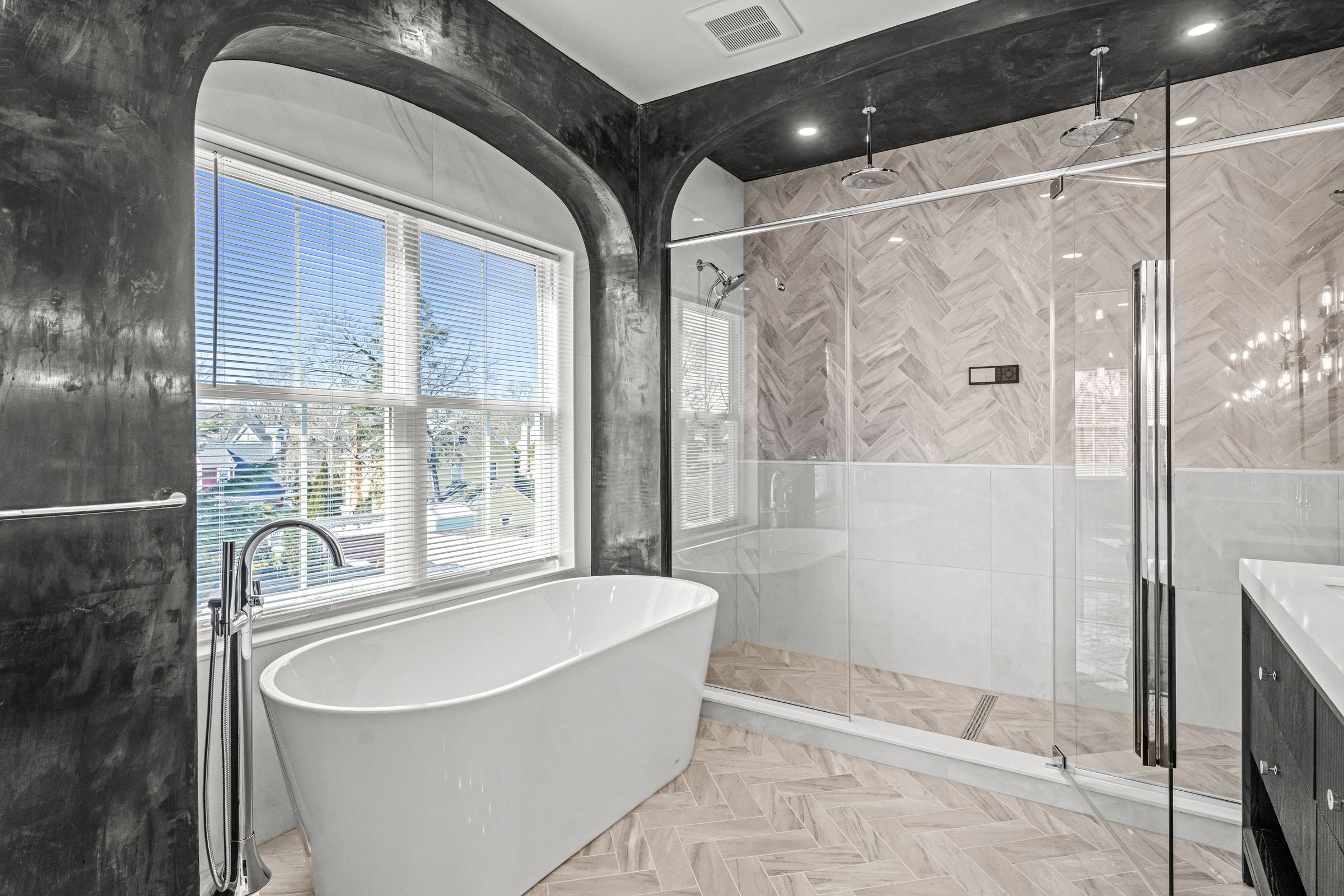 108 Primary Bath Unstaged